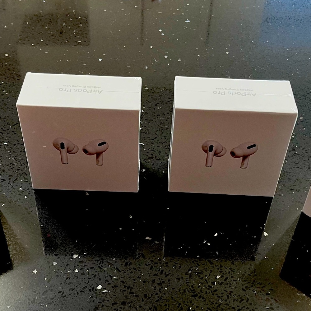 Air pod pros 1st generation